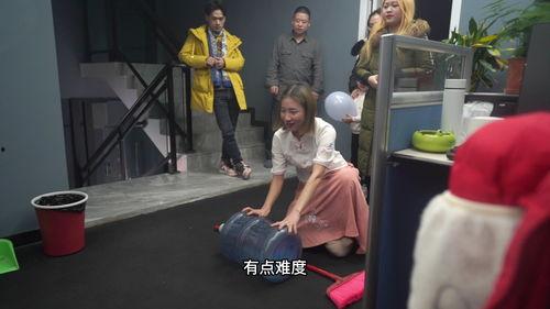 爆笑办公室爆料视频,笑爆职场!爆笑办公室爆料视频大揭秘  第2张 爆笑办公室爆料视频,笑爆职场!爆笑办公室爆料视频大揭秘  第2张